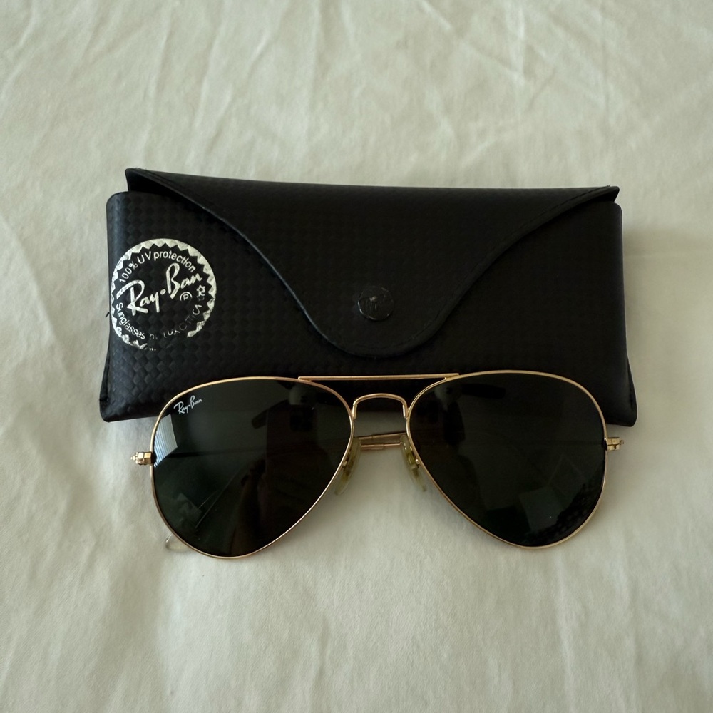 Ray-Ban Gold Aviator Sunglasses with Black Case